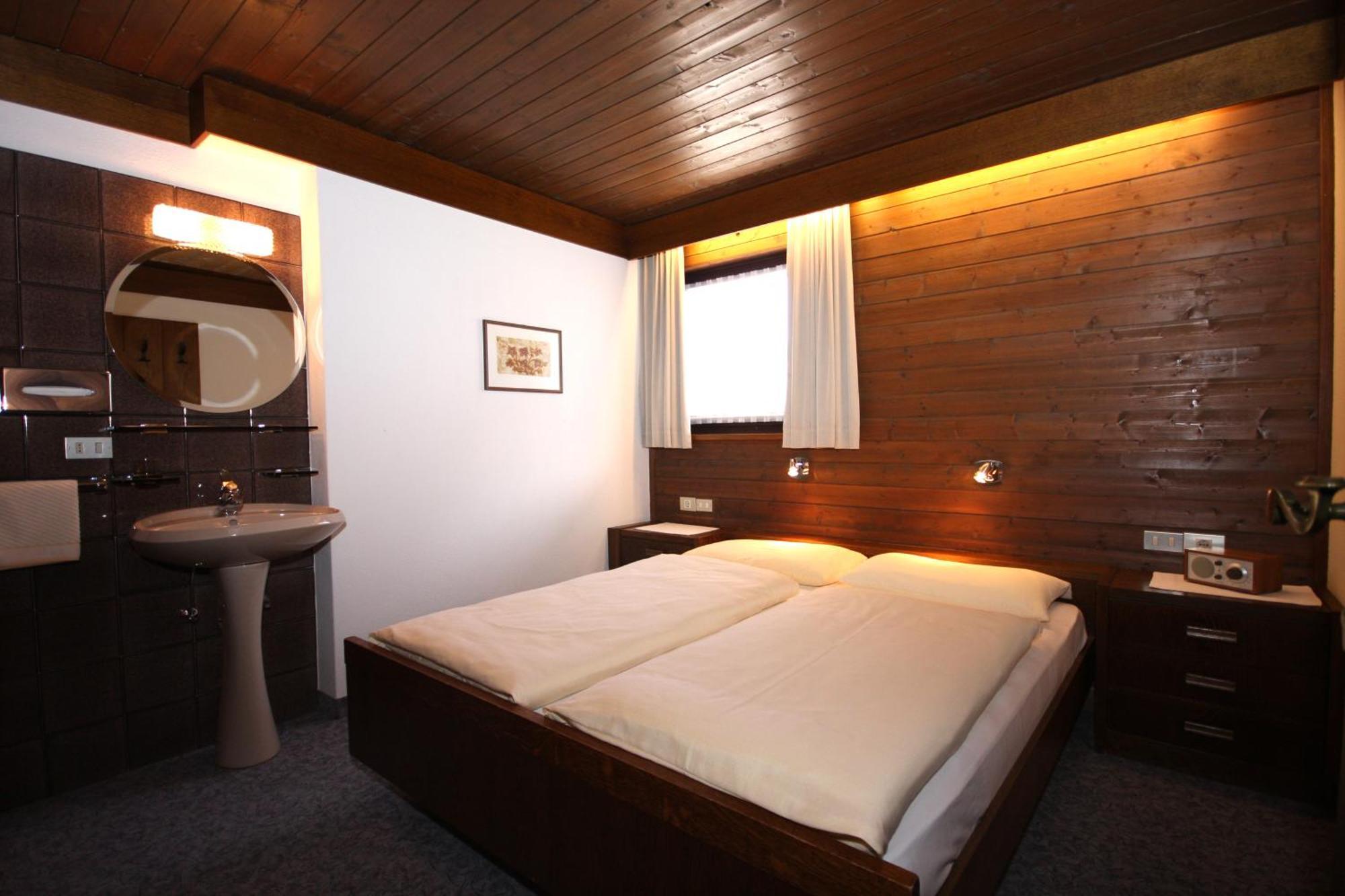Apartments Residence Alta Badia Кольфоско Номер фото