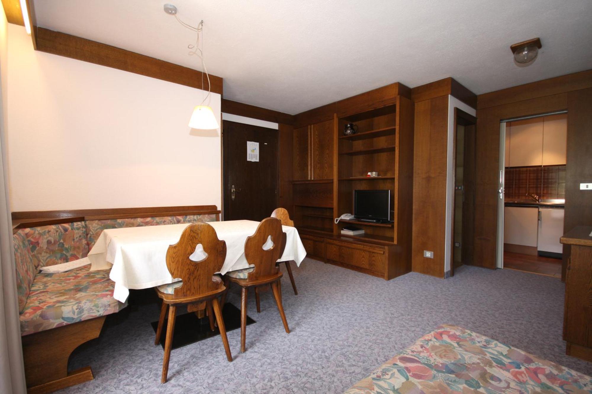 Apartments Residence Alta Badia Кольфоско Номер фото