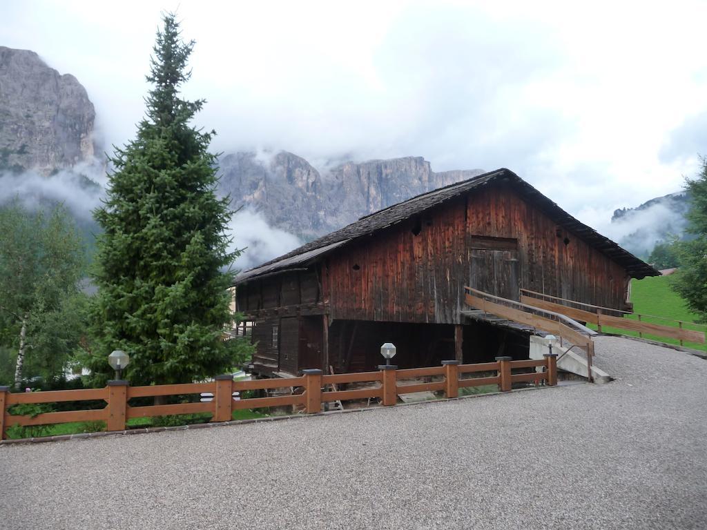 Apartments Residence Alta Badia Кольфоско Екстер'єр фото