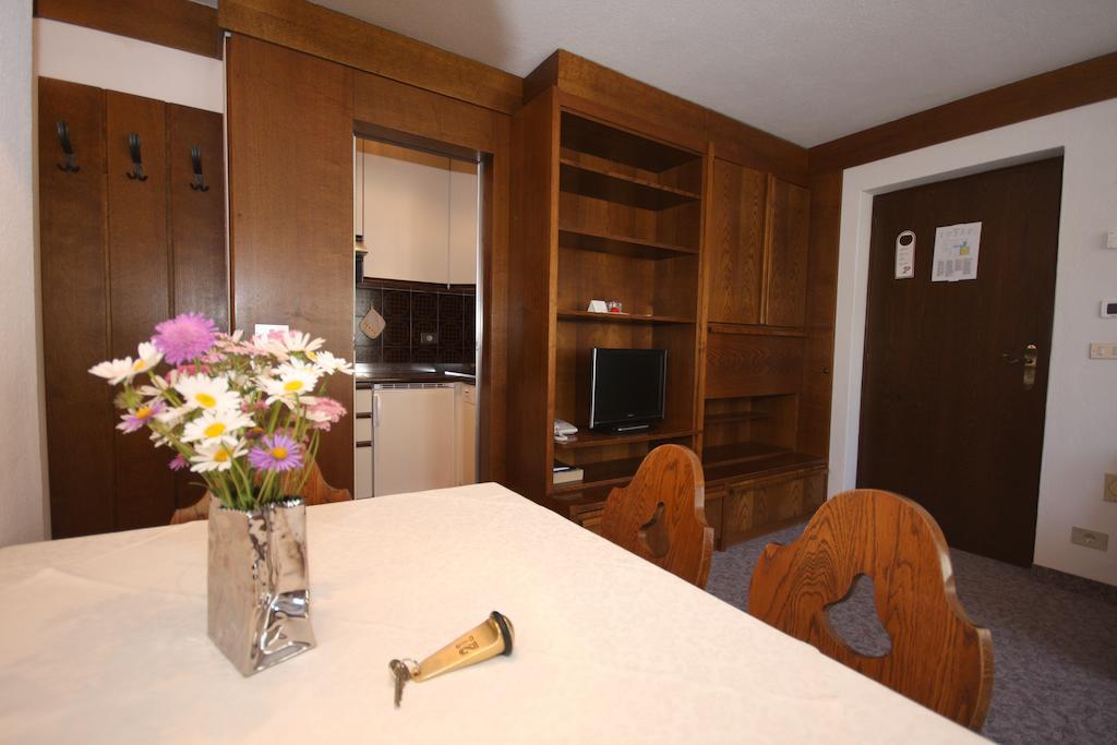 Apartments Residence Alta Badia Кольфоско Номер фото