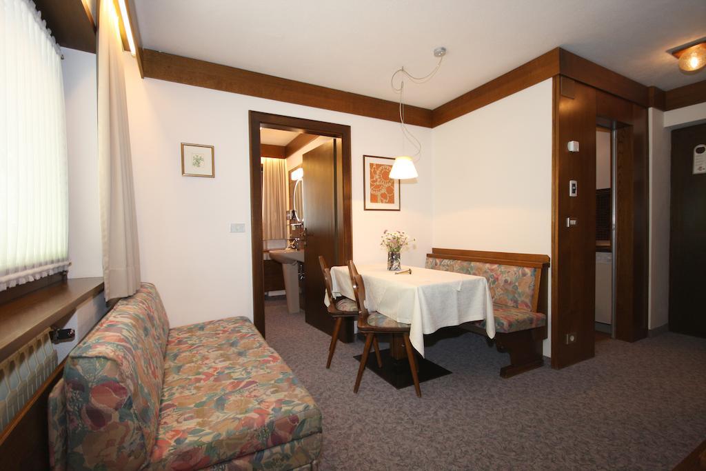 Apartments Residence Alta Badia Кольфоско Номер фото
